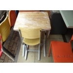 Bàn học sinh bằng gỗ